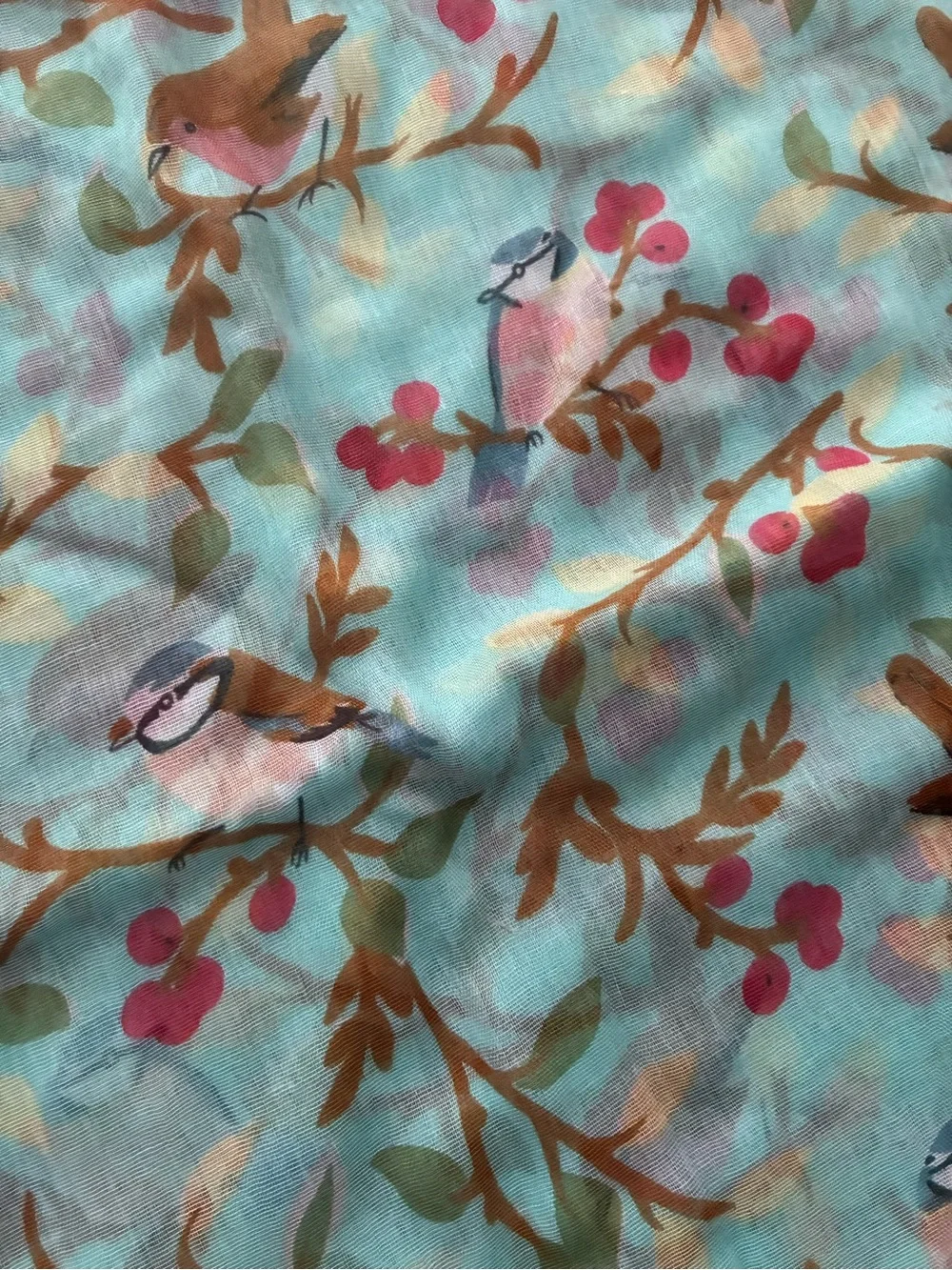 NWOT  Women’s Floral Bird Scarf